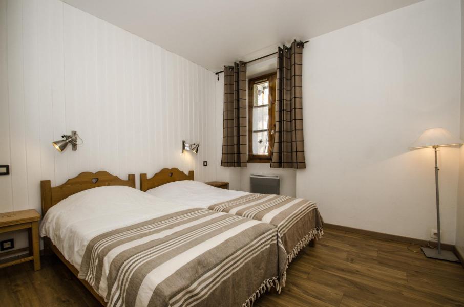 Holiday in mountain resort 3 room apartment 4 people - Maison de Pays Trevougni - Chamonix - Bedroom