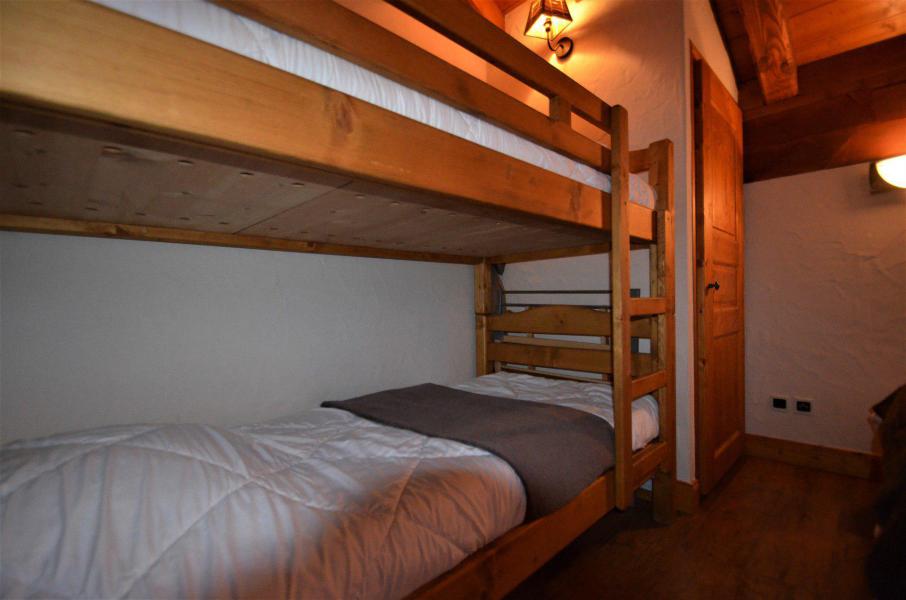 Holiday in mountain resort 3 room duplex apartment 4 people - Maison de Village la Grange - Saint Martin de Belleville - Bedroom