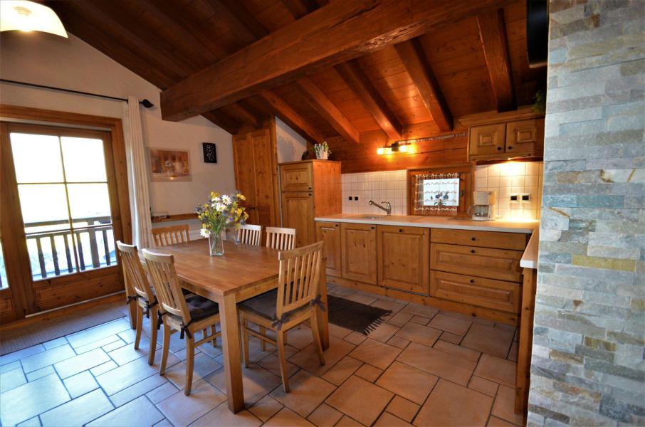 Vacanze in montagna Appartamento su due piani 3 stanze per 4 persone - Maison de Village la Grange - Saint Martin de Belleville - Cucina