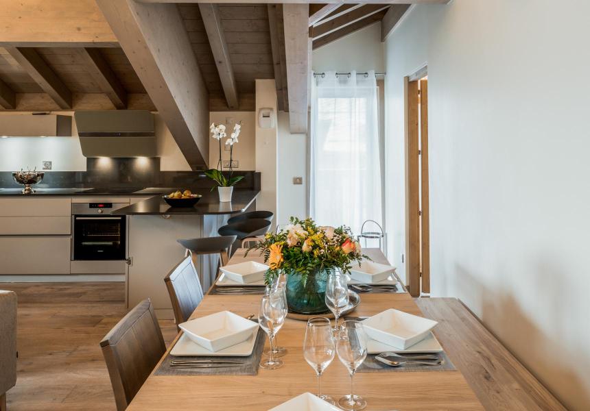 Holiday in mountain resort 5 room duplex apartment 8 people (D07) - Mammoth Lodge - Courchevel - Table