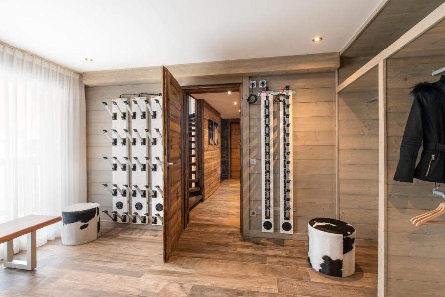 Holiday in mountain resort 8 room apartment 14-16 people (D15) - Mammoth Lodge - Courchevel - Skis room