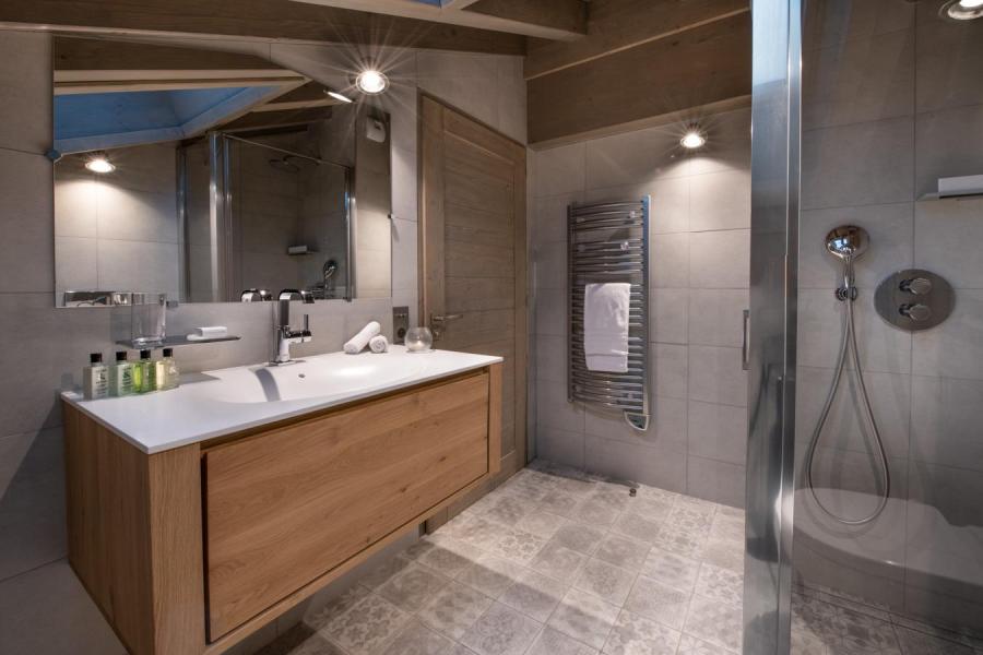 Vacaciones en montaña Apartamento 8 piezas para 14-16 personas (D15) - Mammoth Lodge - Courchevel - Cuarto de ducha