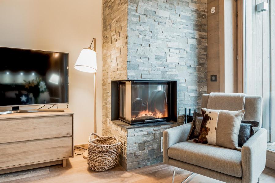 Vacaciones en montaña Apartamento dúplex 5 piezas 8 personas (D07) - Mammoth Lodge - Courchevel - Chimenea