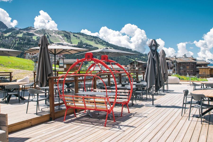 Holiday in mountain resort Manali Lodge - Courchevel - Summer outside