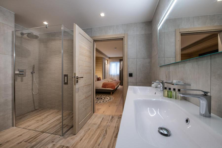 Vacanze in montagna Appartamento su due piani 4 stanze con cabina per 6-8 persone (Kula) - Manali Lodge - Courchevel - Bagno con doccia