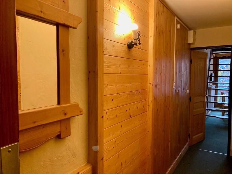 Holiday in mountain resort 1 room mezzanine apartment 6 people (707) - Meijotel - Les 2 Alpes - Corridor