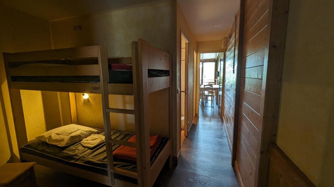 Holiday in mountain resort 2 room apartment sleeping corner 6 people (304) - Meijotel - Les 2 Alpes - Bedroom