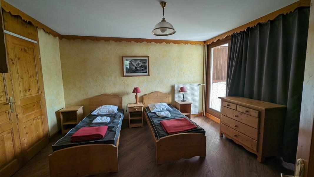 Holiday in mountain resort 2 room apartment sleeping corner 6 people (304) - Meijotel - Les 2 Alpes - Bedroom