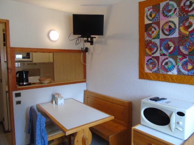 Holiday in mountain resort Studio 3 people (M2-334) - Melezets 2 - Valfréjus - Living room