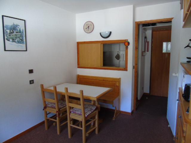 Holiday in mountain resort Studio 4 people (M2-220) - Melezets 2 - Valfréjus - Living room