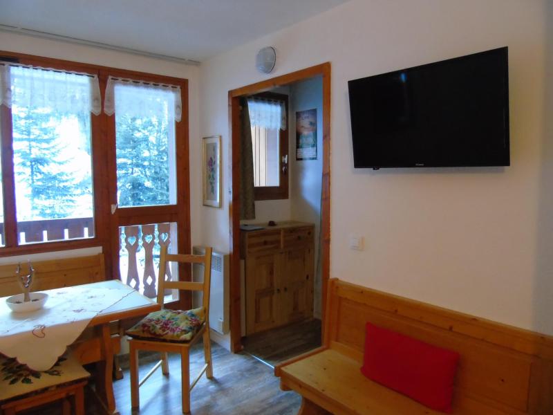 Holiday in mountain resort Studio cabin 4 people (327) - Melezets 2 - Valfréjus - Living room