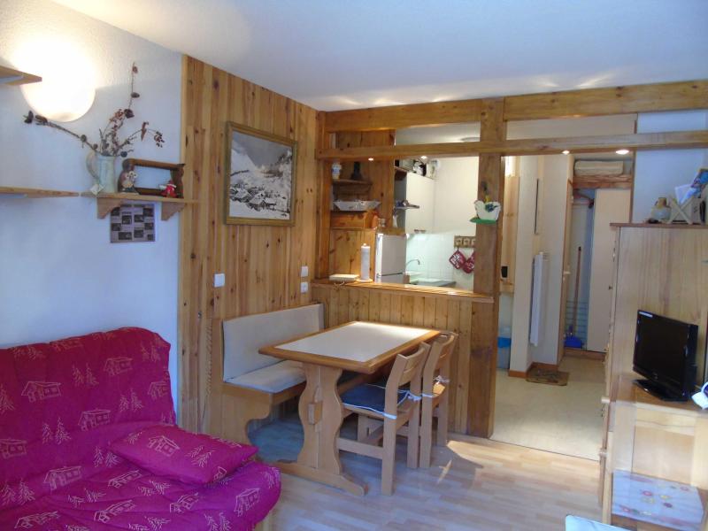 Holiday in mountain resort Studio 4 people (M3-102) - Melezets 3 - Valfréjus - Living room