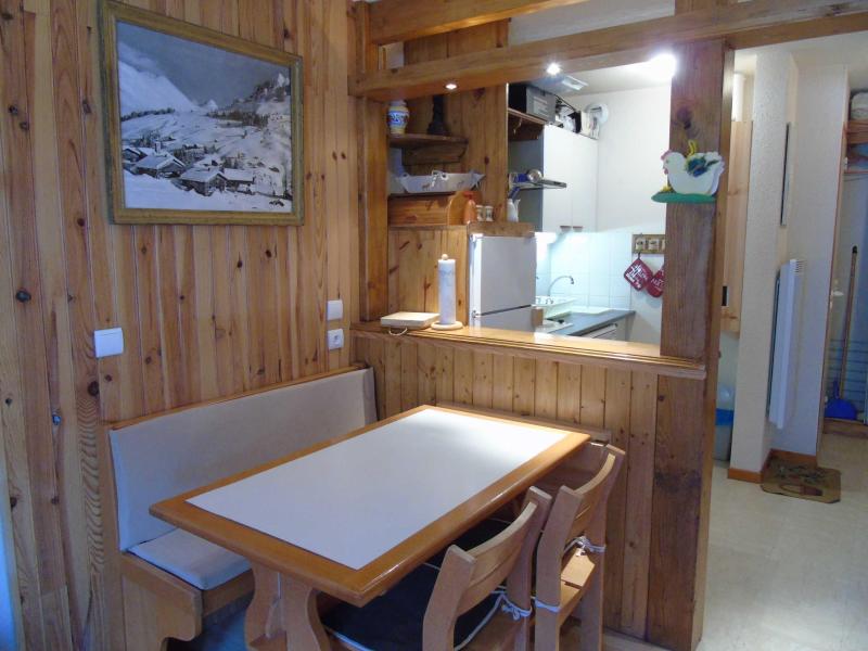 Holiday in mountain resort Studio 4 people (M3-102) - Melezets 3 - Valfréjus - Living room