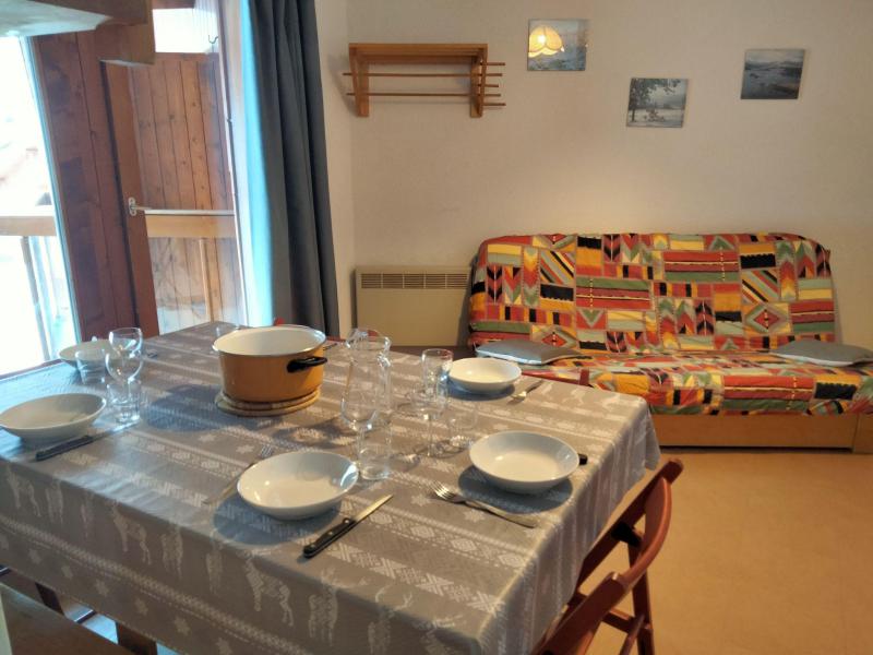 Wakacje w górach Apartament 2 pokojowy 6 osób (10) - Pierres Blanches F et H - Les Contamines-Montjoie - Pokój gościnny