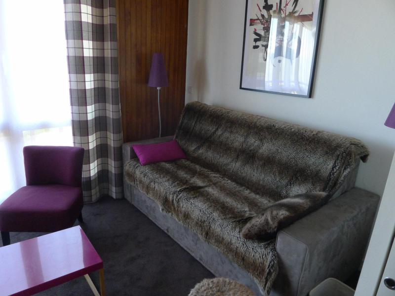 Holiday in mountain resort Studio sleeping corner 4 people (RE007J) - Résidence 1650 - Courchevel - Living room