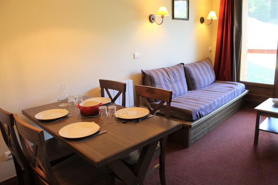 Holiday in mountain resort 2 room apartment 4 people (B010) - Résidence Albane - Vars - Living room