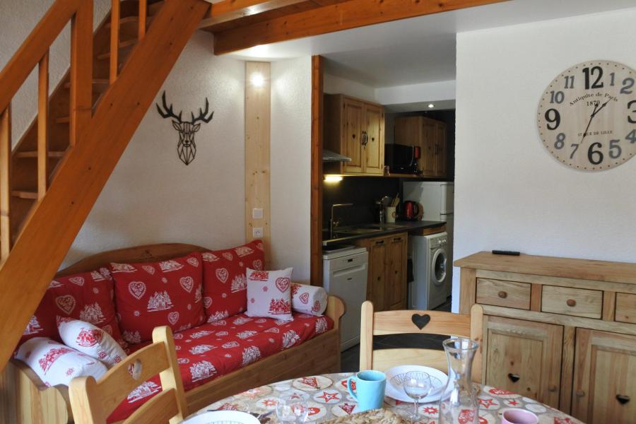 Holiday in mountain resort 2 room mezzanine apartment 6 people (2) - Résidence Alp'Airelles - Morzine - Living room