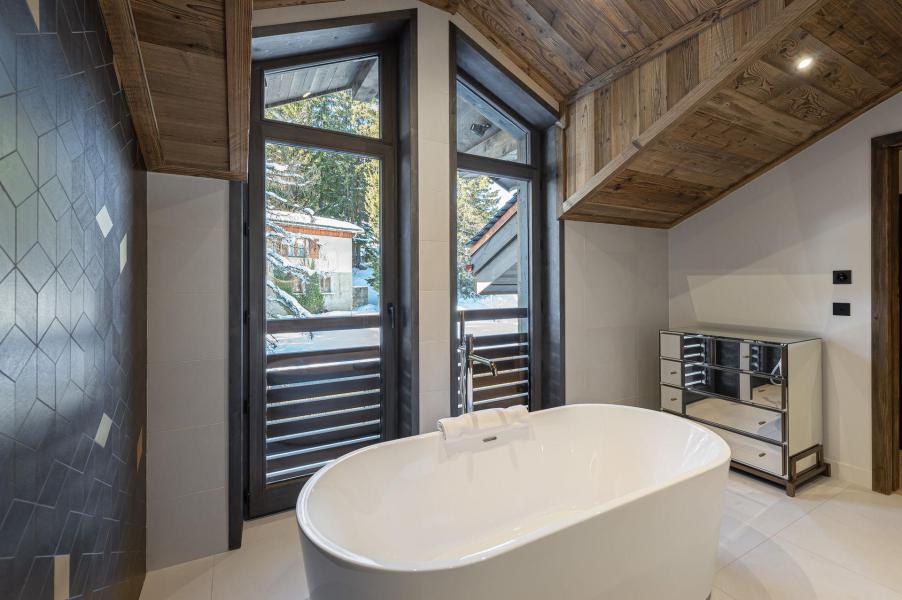 Holiday in mountain resort 5 room apartment 8 people (MAIA) - Résidence Alpamayor - Courchevel - Bath-tub