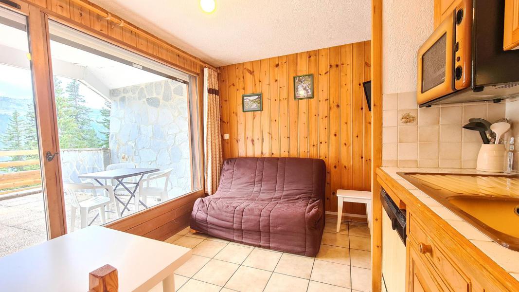 Holiday in mountain resort Studio cabin 4 people (05) - Résidence Arche - Flaine - Living room