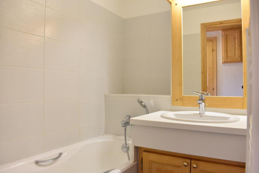 Holiday in mountain resort 3 room apartment 6 people (3) - Résidence Aubépine - Méribel - Bathroom