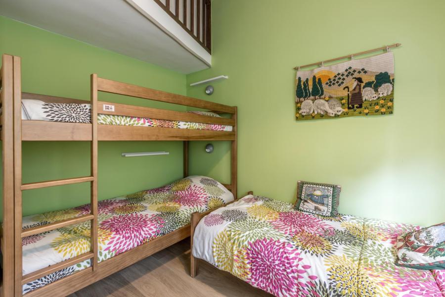 Urlaub in den Bergen Wohnung 3 Mezzanine Zimmer 6 Leute (AUTAN3) - Résidence Autan - La Clusaz - Schlafzimmer