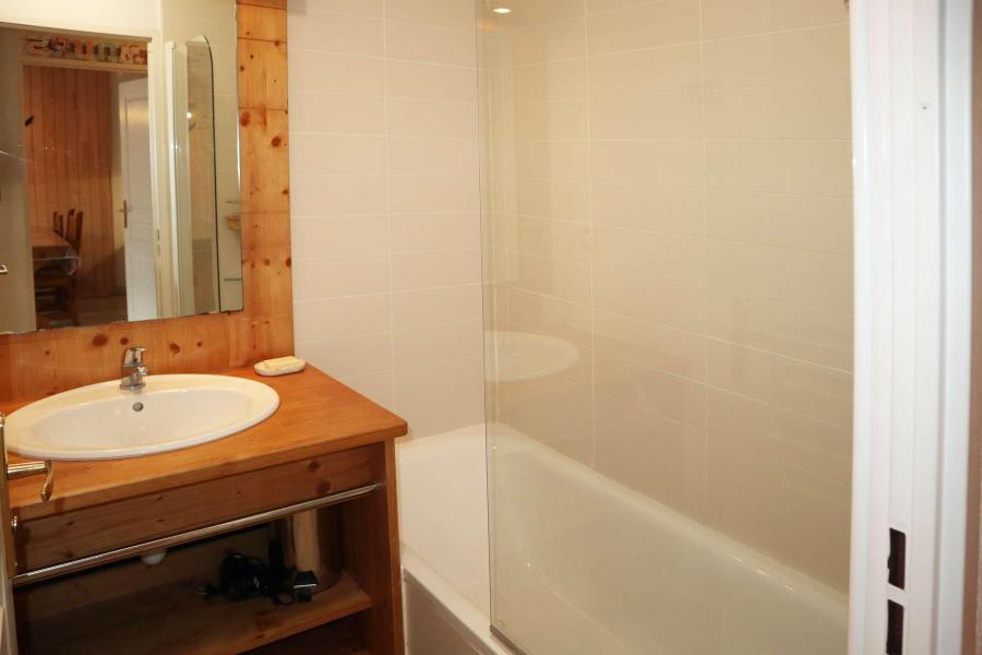 Holiday in mountain resort 2 room apartment 5 people (2007) - Résidence Balcon des Airelles - Les Orres - Bathroom