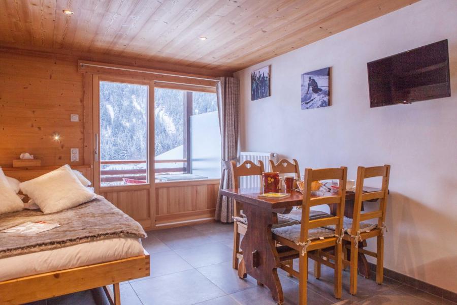 Holiday in mountain resort Studio sleeping corner 4 people (001) - Résidence Beauregard - Le Grand Bornand - Living room