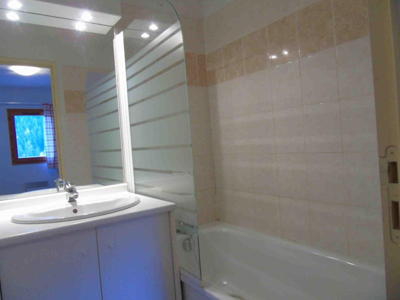 Vacances en montagne Appartement 3 pièces coin montagne 8 personnes (B8) - Résidence Belvédère Busseroles - Valfréjus - Salle de bain