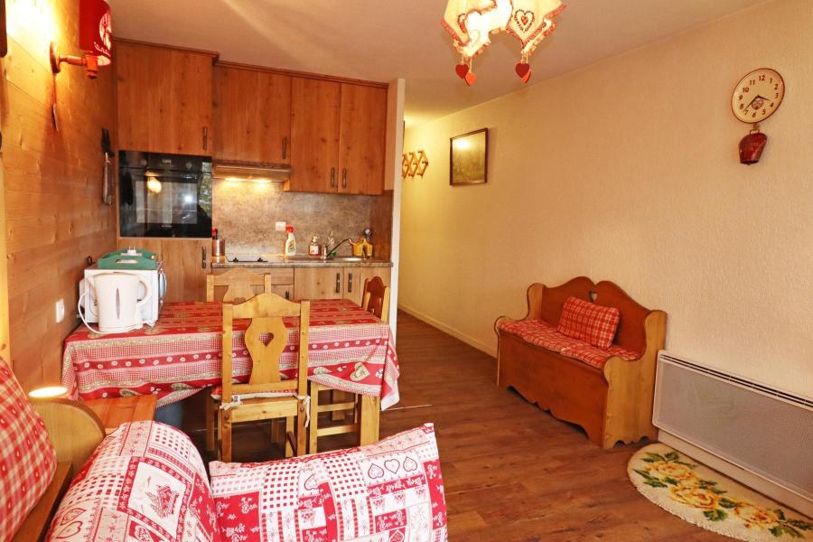 Holiday in mountain resort 2 room apartment 5 people (R51) - Résidence Benevy - Les Gets - Living room