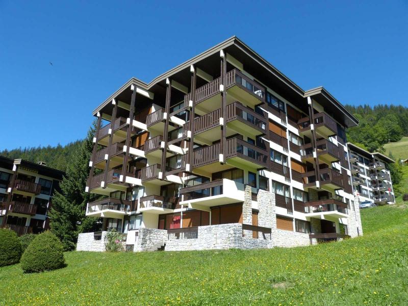 Vacances en montagne Résidence Bison - La Clusaz - Extérieur été