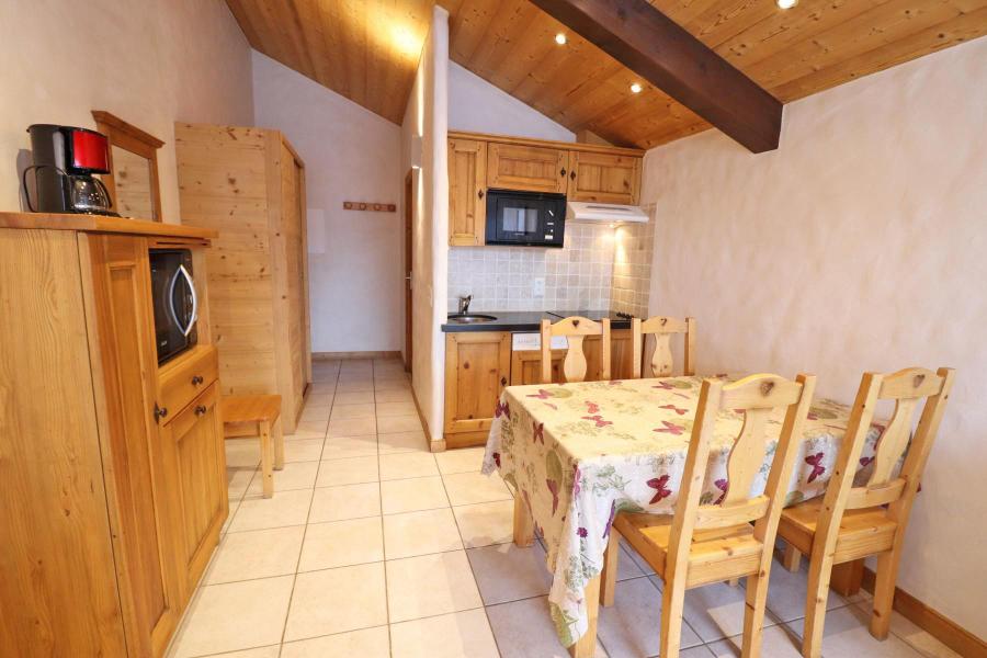 Vakantie in de bergen Appartement 3 kamers 6 personen - Résidence Bivouac - Les Gets - Woonkamer