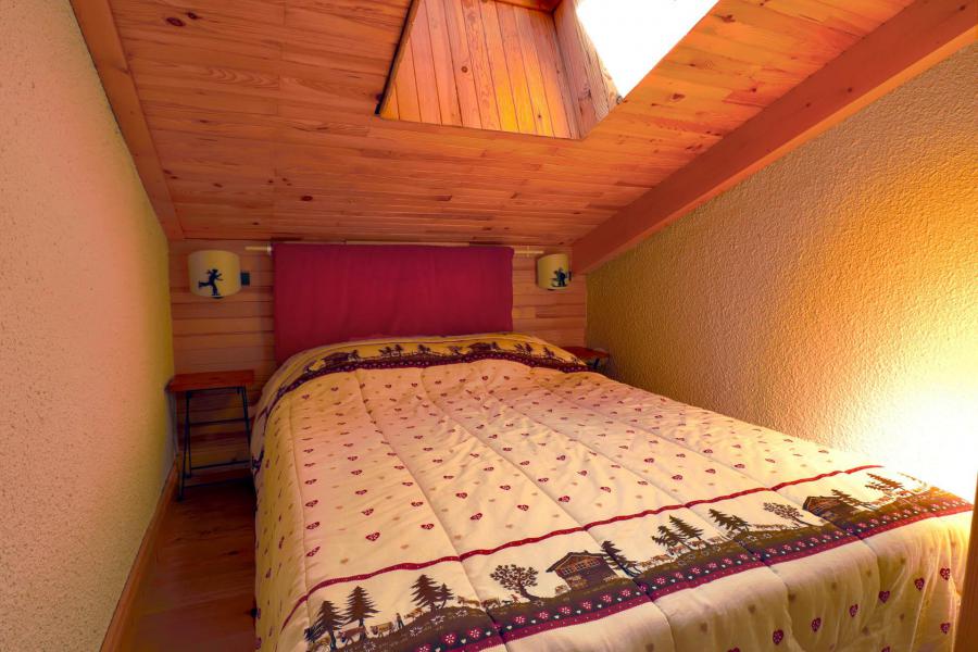 Vacanze in montagna Appartamento su due piani 4 stanze con cabina per 8 persone (B21) - Résidence Boulevard - Méribel-Mottaret - Letto matrimoniale