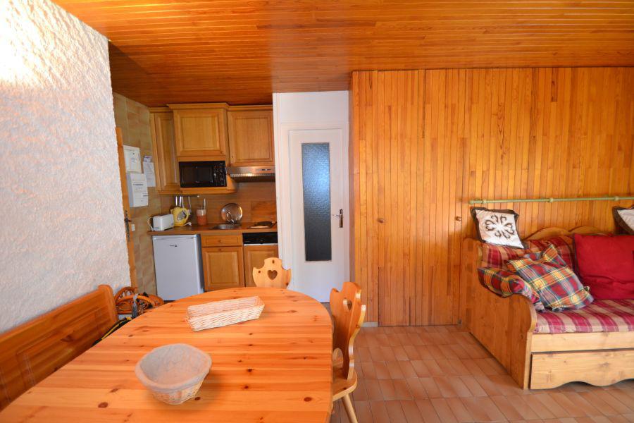 Urlaub in den Bergen 3-Zimmer-Appartment für 5 Personen (14) - Résidence Bouquetins - Courchevel - Wohnzimmer