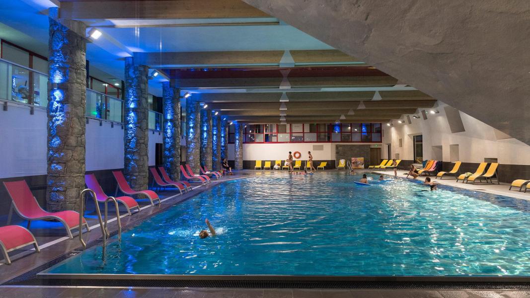 Vakantie in de bergen Résidence Boutique Le Centaure - Flaine - Zwembad