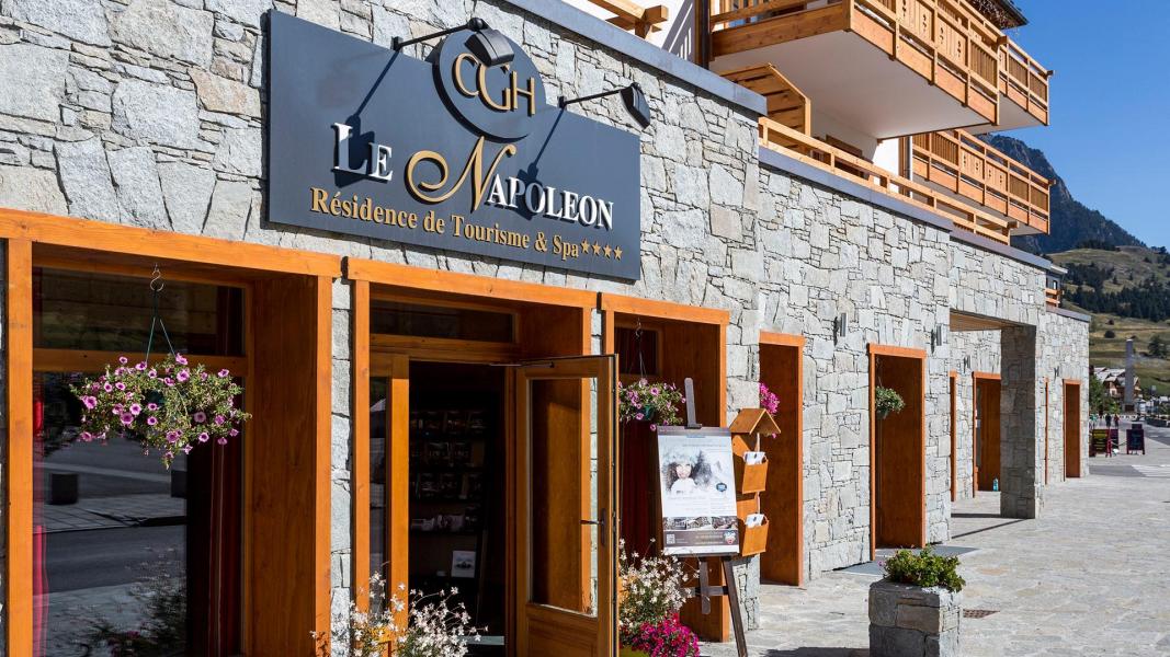 Location au ski Résidence Boutique Le Napoléon - Montgenèvre - Extérieur été