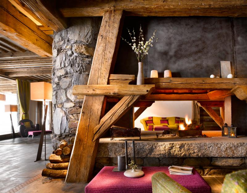 Vacances en montagne Résidence Boutique Le Névada - Tignes - Cheminée