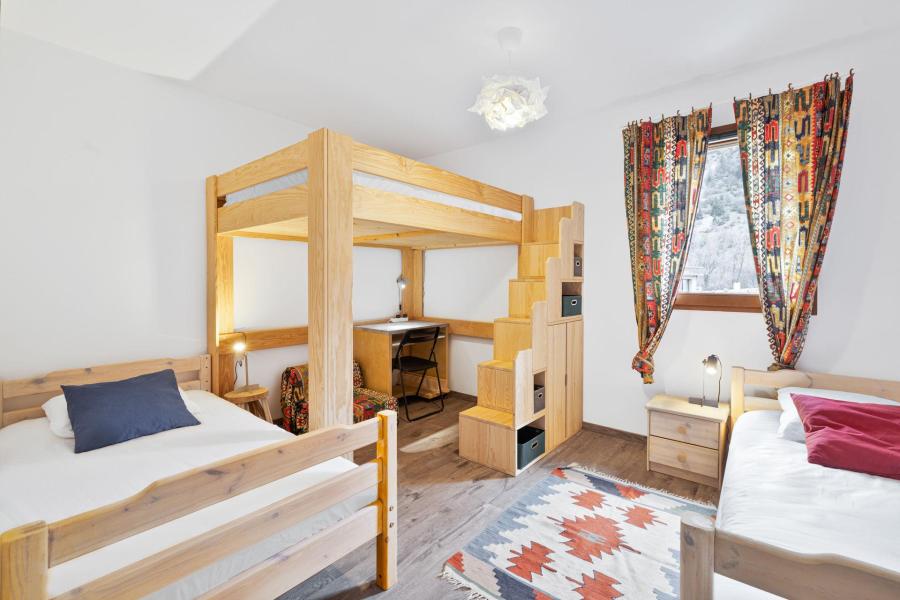 Holiday in mountain resort 4 room duplex apartment 8 people (Le Cocon) - Résidence Caeli - Serre Chevalier - Bedroom