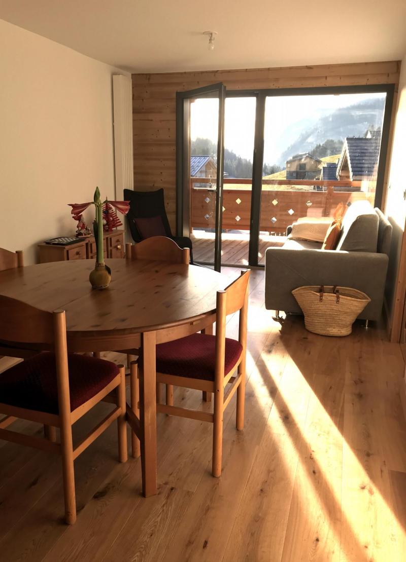 Urlaub in den Bergen 2-Zimmer-Holzhütte für 6 Personen (Beau Soleil) - Résidence Cairn Harmony  - Les Gets - Wohnzimmer