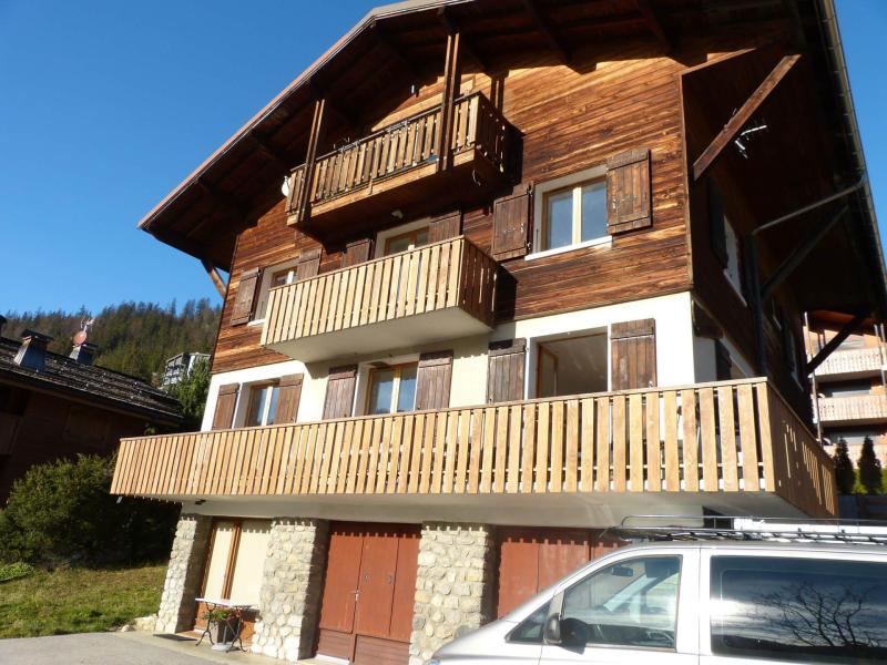 Vacances en montagne Résidence Capucines - La Clusaz - Extérieur été