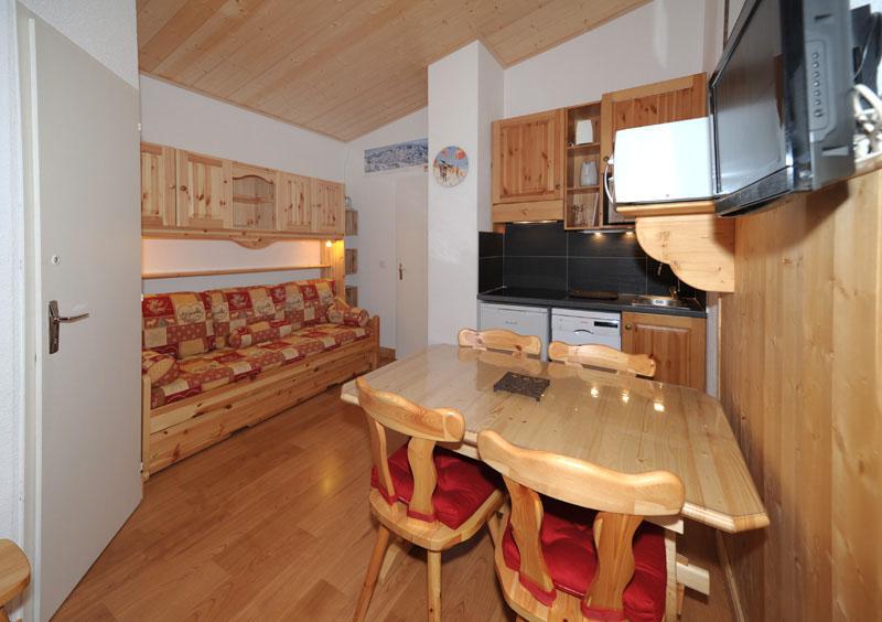 Holiday in mountain resort Studio cabin 4 people (081) - Résidence Carlines II - Les Menuires - Living room