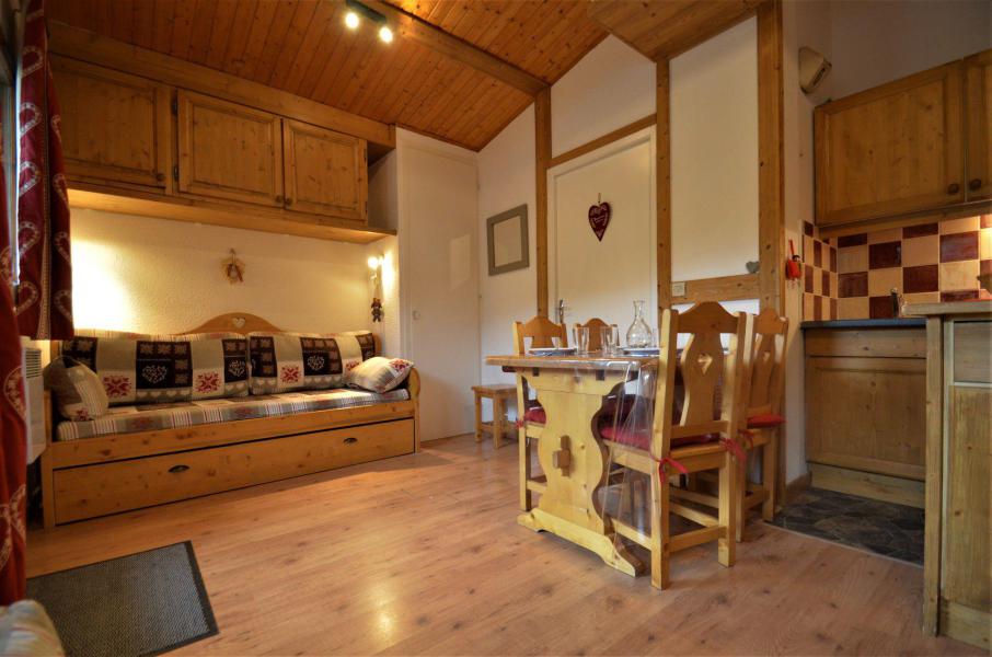 Holiday in mountain resort Studio cabin 4 people - Résidence Carlines - Les Menuires - Living room