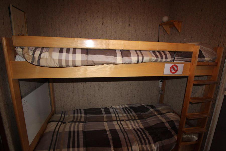 Holiday in mountain resort Studio sleeping corner 4 people (AEO008-641) - Résidence Carlines - Auris en Oisans - Accommodation