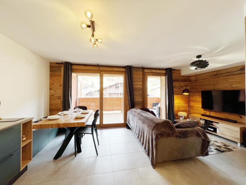 Holiday in mountain resort 2 room apartment cabin 4 people - Résidence Carmine Lodge - Les Gets - Living room