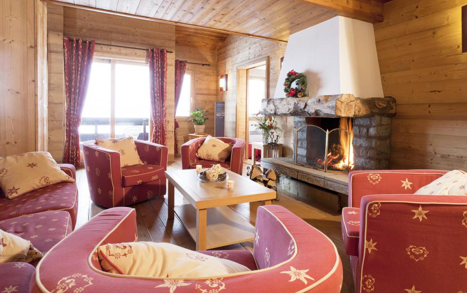 Holiday in mountain resort Résidence Centaure - La Plagne - Fireplace