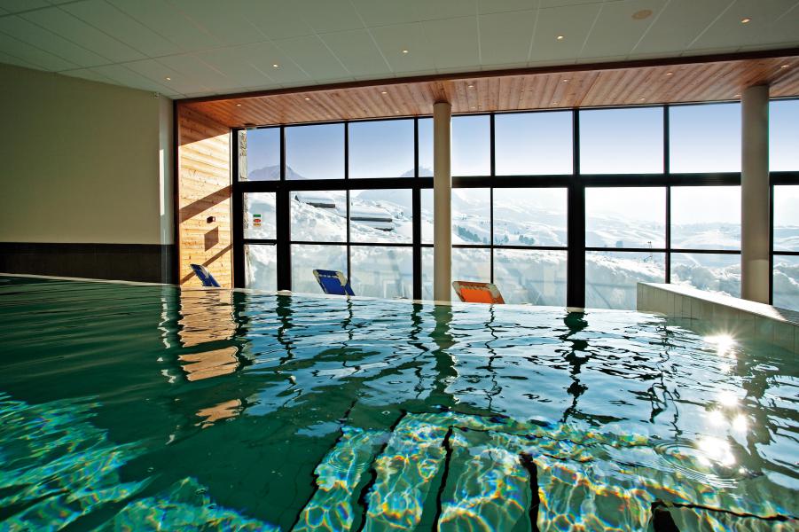 Holiday in mountain resort Résidence Centaure - La Plagne - Swimming pool