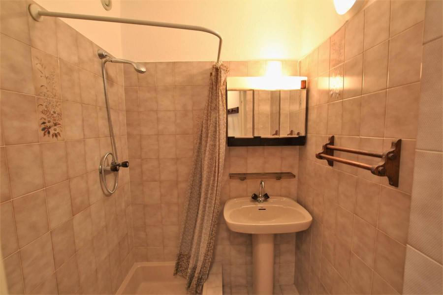 Vacances en montagne Appartement 2 pièces cabine 5 personnes (A306) - Résidence Central Parc 1a - Serre Chevalier - Salle de douche