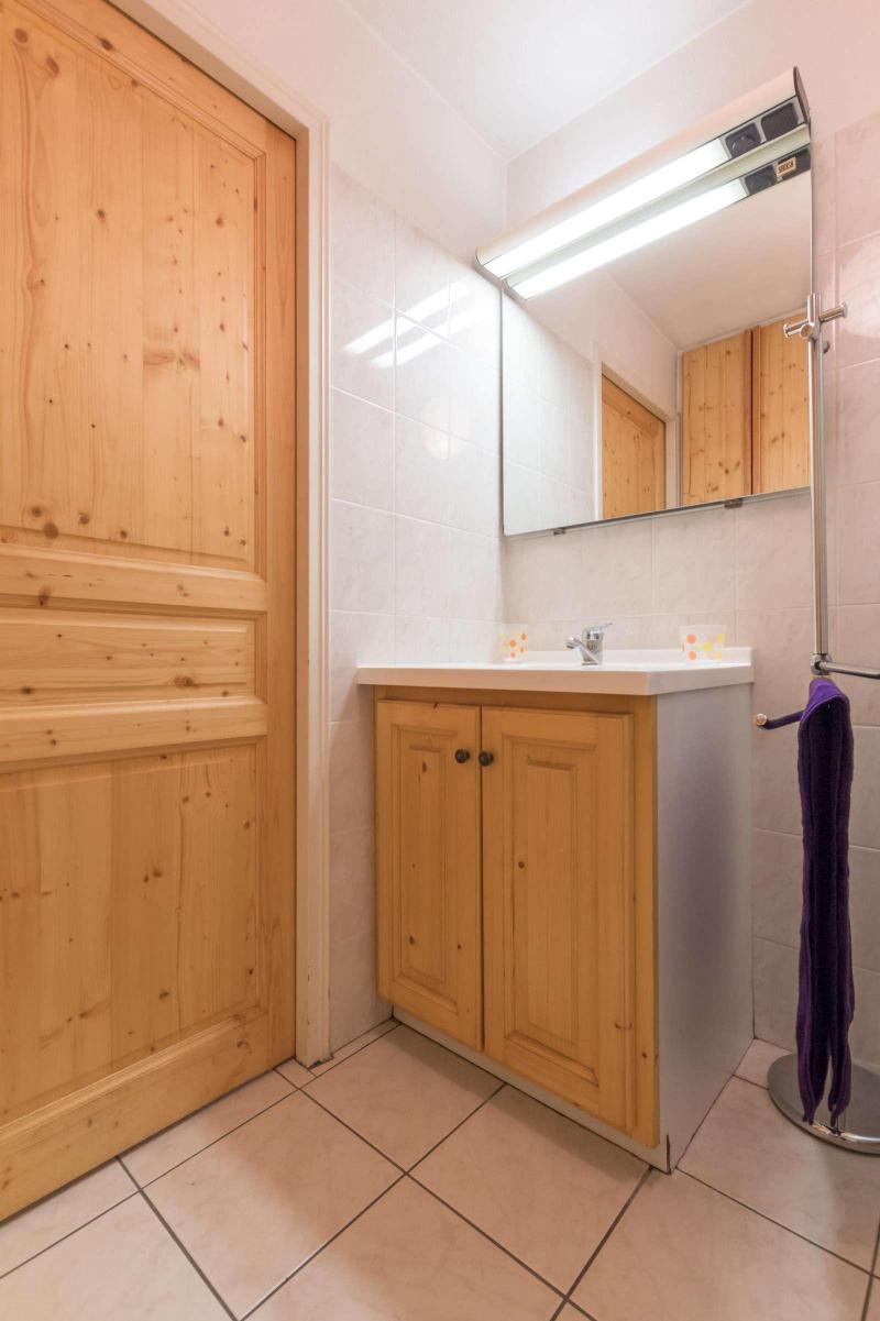 Holiday in mountain resort 2 room apartment 4 people (21) - Résidence Central Parc Neige B - Serre Chevalier - Shower room