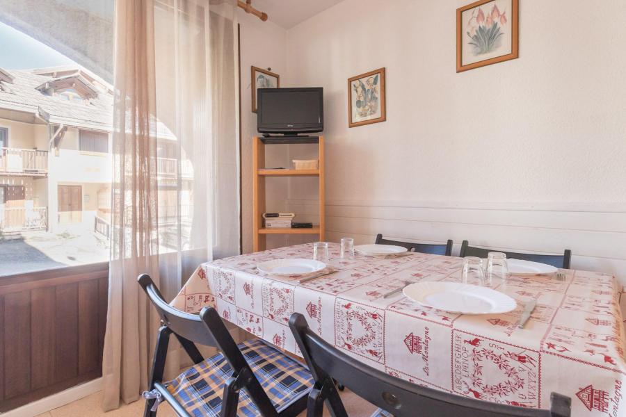 Vakantie in de bergen Appartement 2 kamers bergnis 4 personen (BOUQ03) - Résidence Central Station - Montgenèvre - Woonkamer