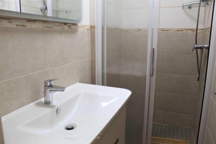 Vacanze in montagna Studio con alcova per 4 persone (023) - Résidence Centre Vars - Vars - Bagno con doccia