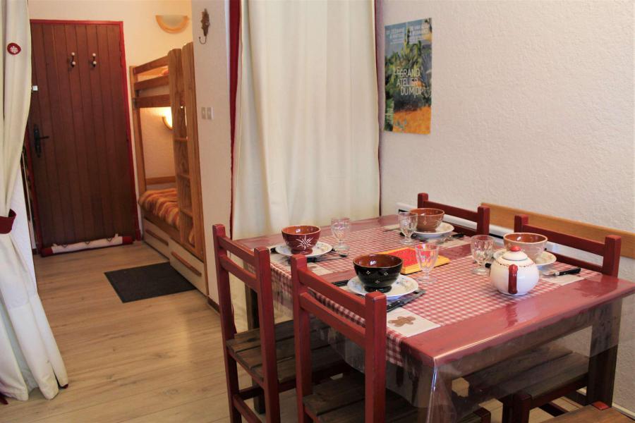 Urlaub in den Bergen Studio Schlafnische 4 Personen (045) - Résidence Centre Vars - Vars - Wohnzimmer